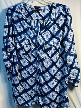 Sienna Rose Blue and White Geometric Print Blouse
